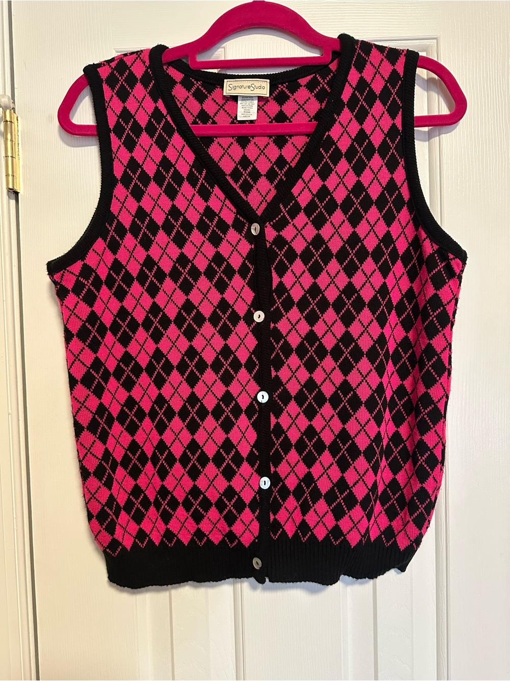 Signature Studio Pink and Black Argyle Button Front Sweater Vest size large
